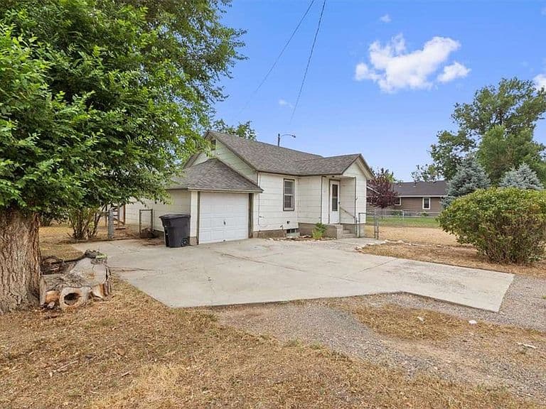 1741 Hawthorne Ln photo 3