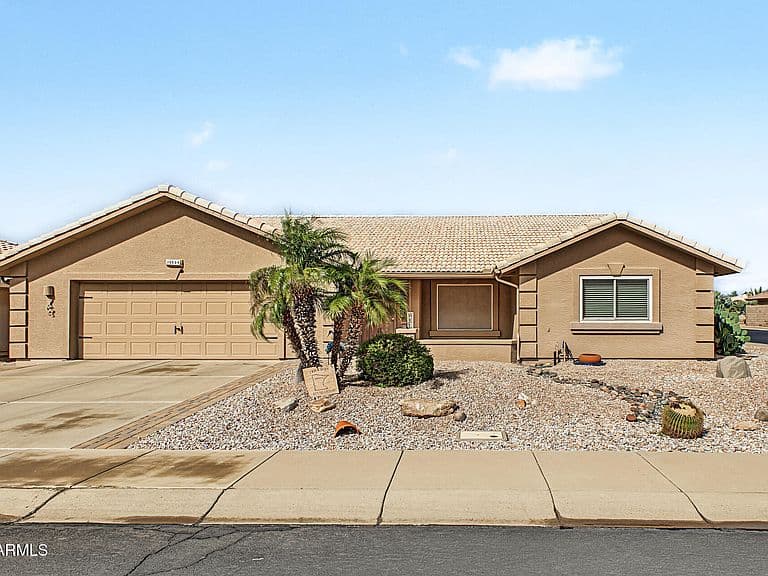 10904 E LINDNER Avenue photo 1