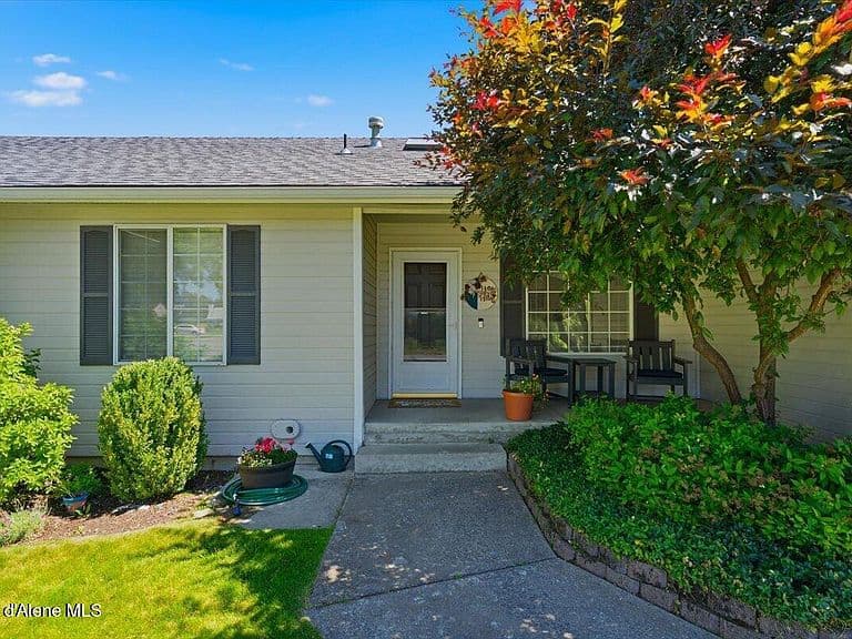 2860 N Top Flight Dr photo 3