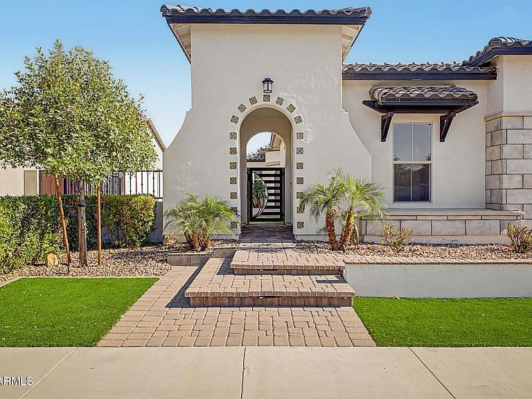 2083 E SCORPIO Place photo 4