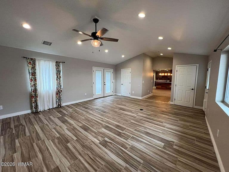 274 W Sycamore photo 5