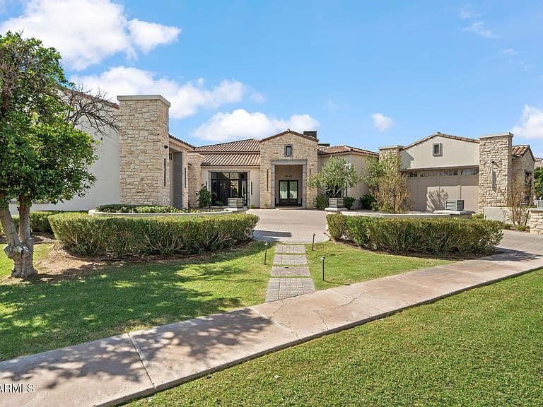 2038 N LEMON Circle photo 4