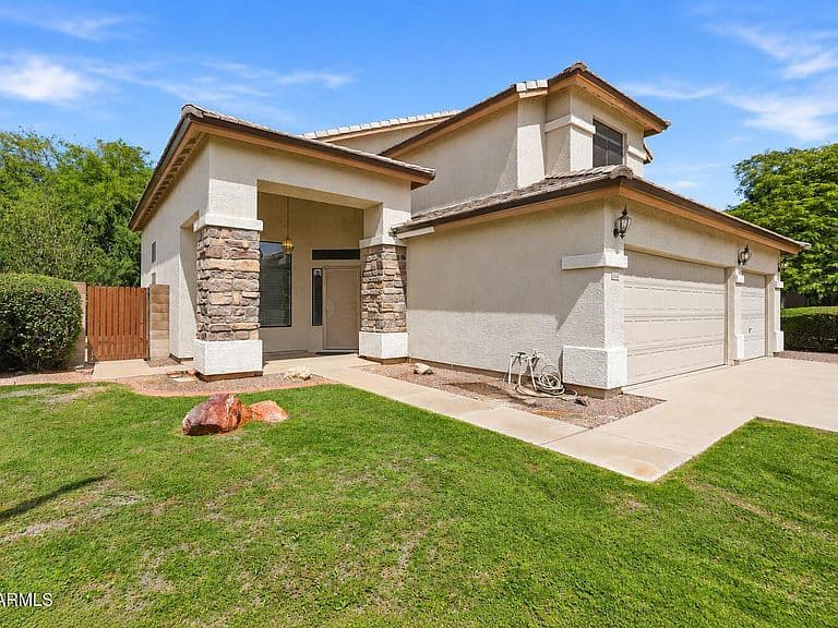 19220 N 39TH Place photo 5