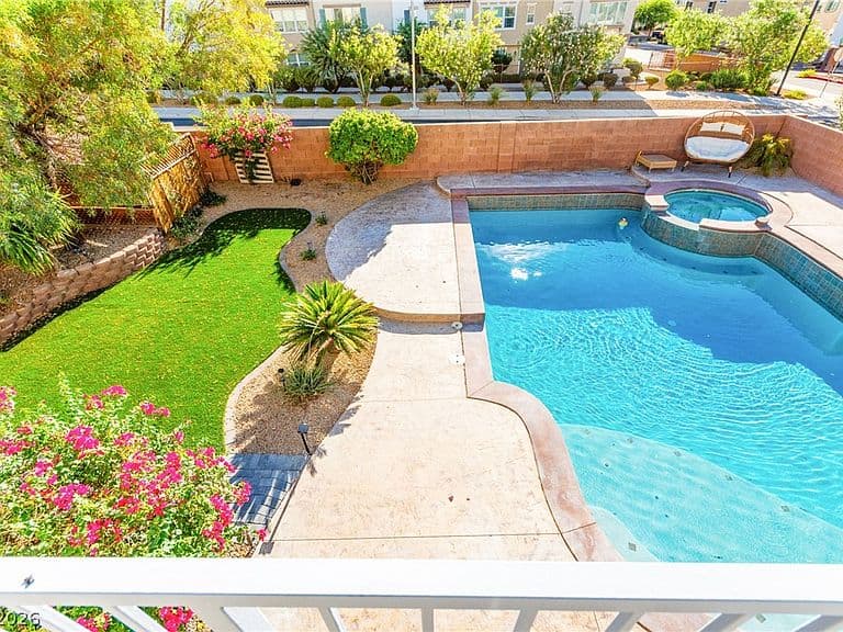 53 Evvie Ct photo 5