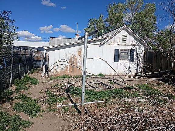 802 N Elma St photo 1