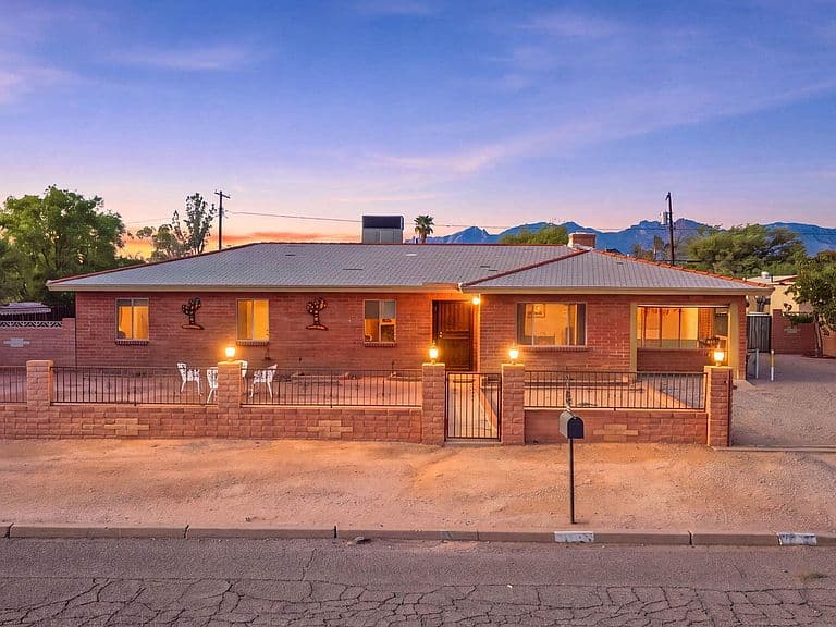 4055 E Camino De Palmas photo 1