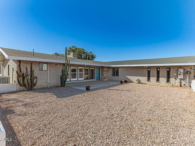 1081 W DANA Avenue photo 4
