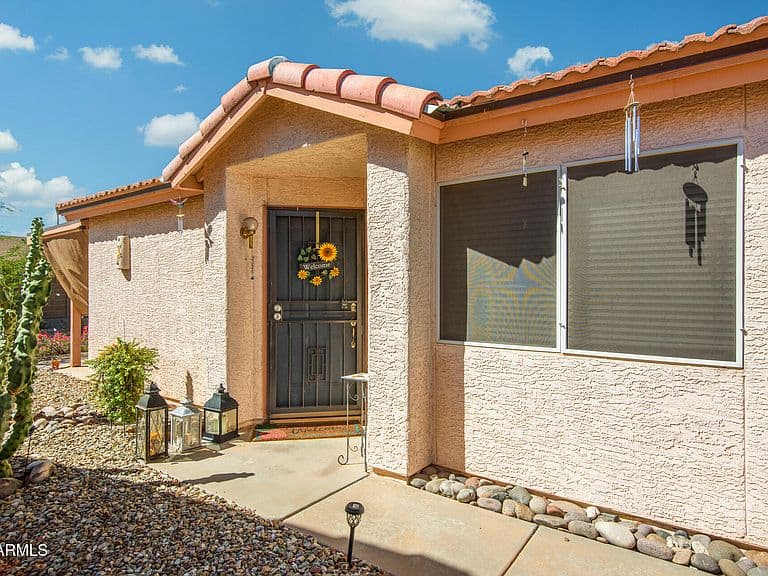 1697 E LINDRICK Drive photo 3