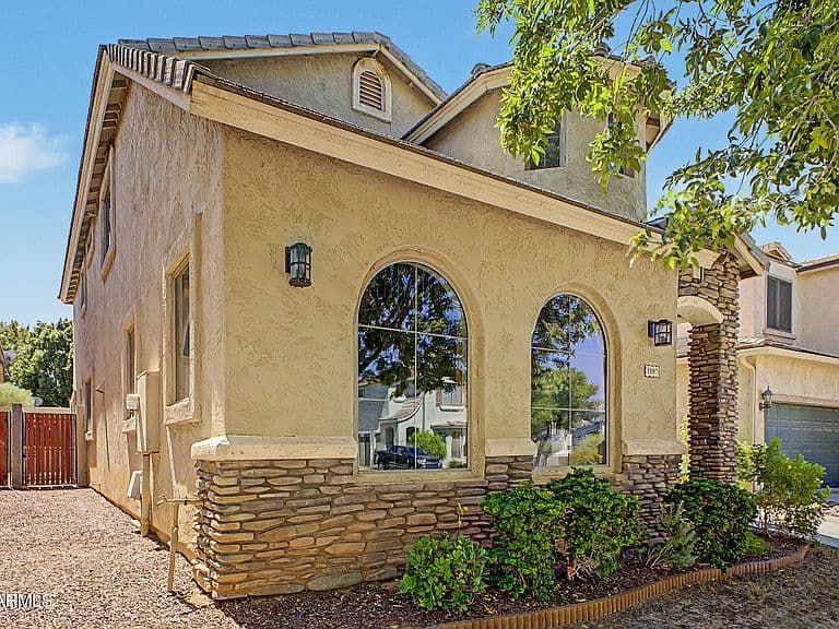 1807 E DUNBAR Drive photo 4