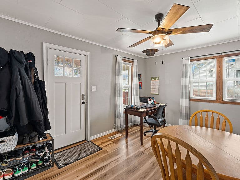 339 8th Ave W photo 4