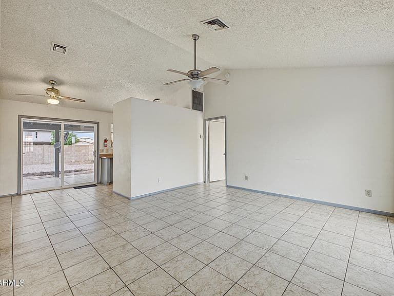 12332 N 86TH Lane photo 4
