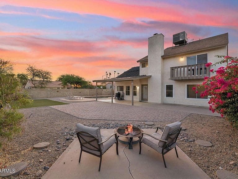 7233 W CORRINE Drive photo 2