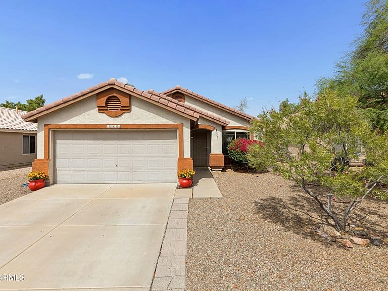 10844 E DIAMOND Avenue photo 1