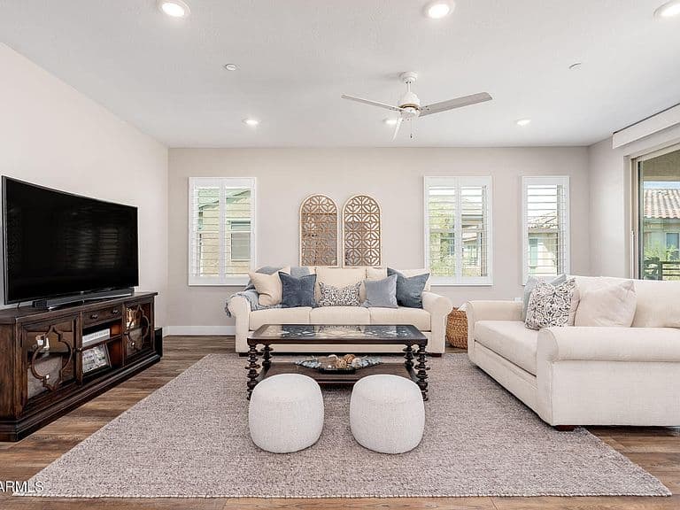 762 E GINKO Avenue #201 photo 5