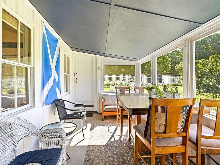 531 Sanborn Road photo 5