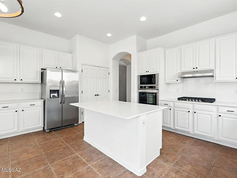 13122 N High Hawk Dr photo 3