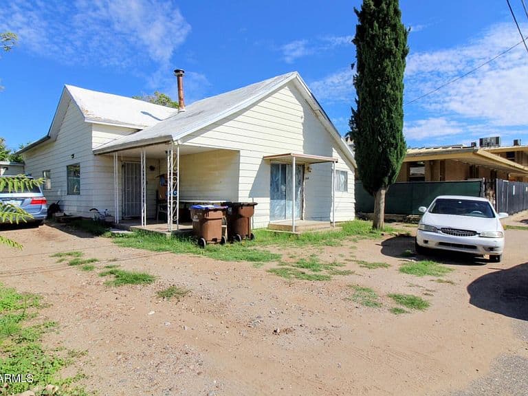 349 S DEVEREAUX Street photo 1