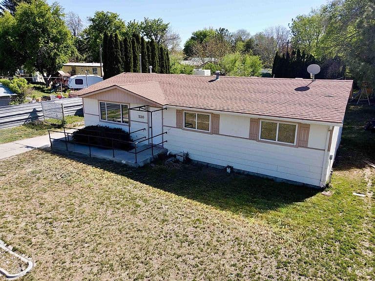 520 N Birch St photo 2