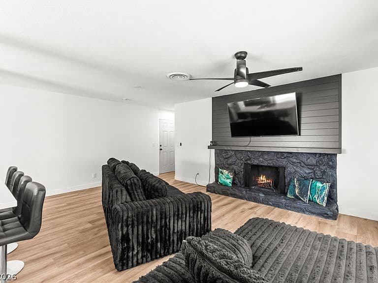 4717 Cinderella Ln photo 3