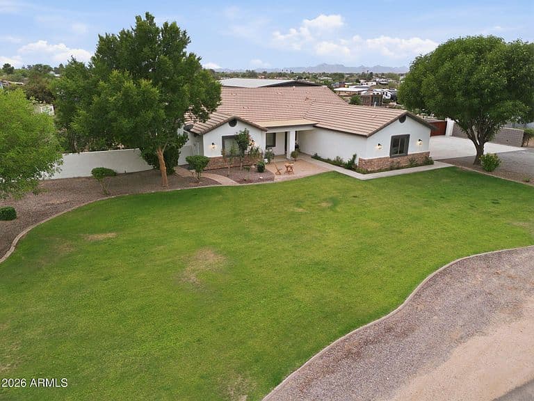 1251 E LOVELAND Lane photo 5