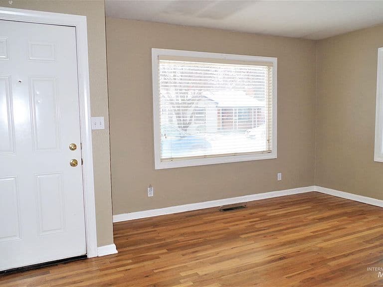 2303 W Judith St photo 3