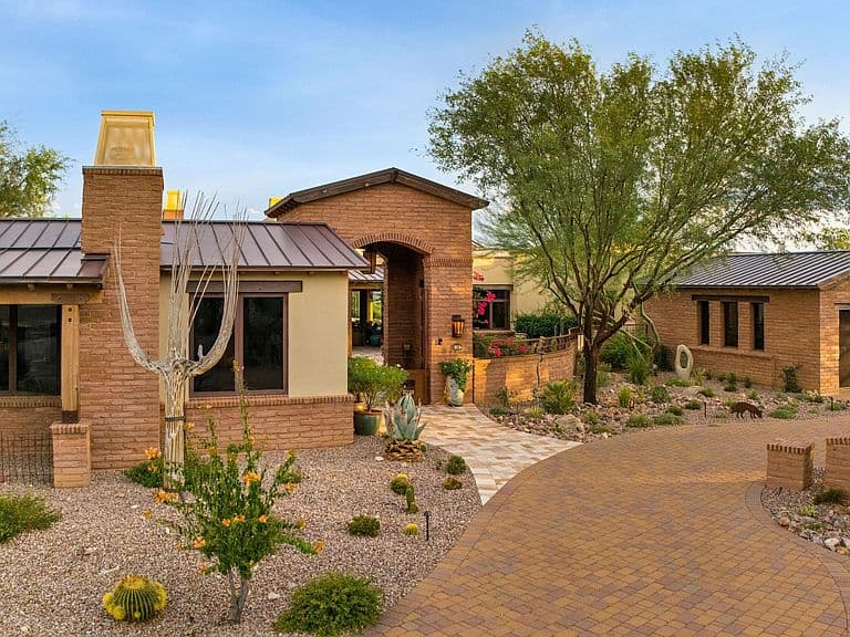 6167 W Seven Saguaros Cir photo 4
