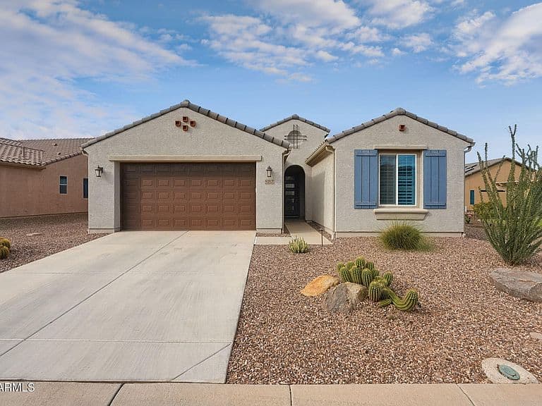 5712 N DAKOTA Drive photo 1