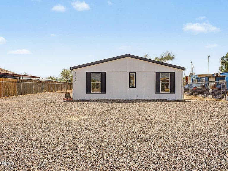 11049 W SACATE Drive photo 3