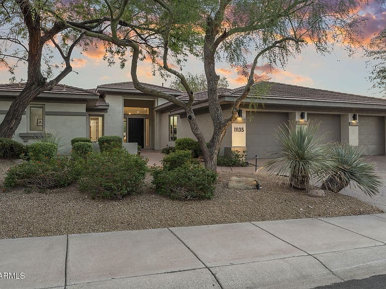 11135 E BECK Lane photo 2