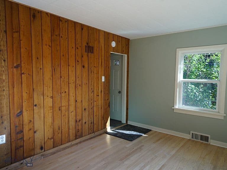 608 S 10th Ave photo 3