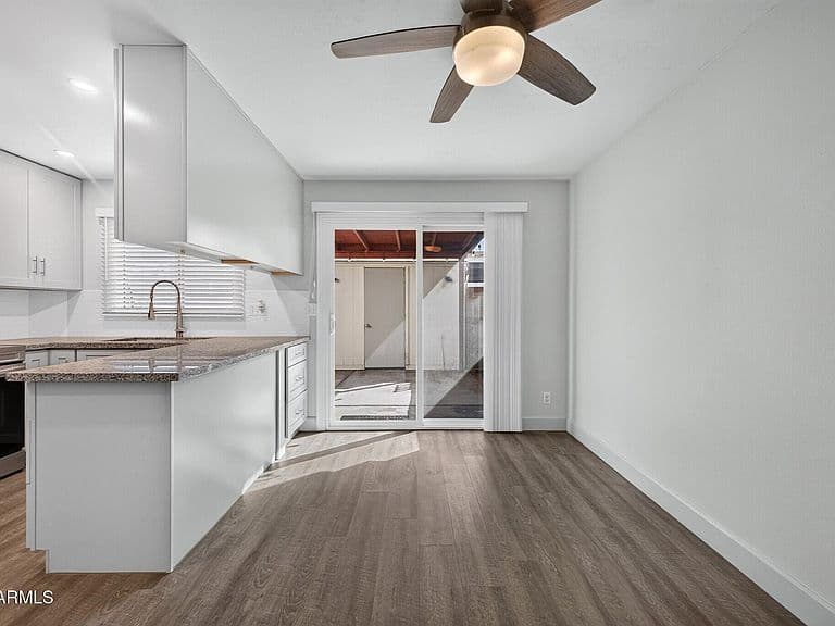1550 W CAMPBELL Avenue photo 4