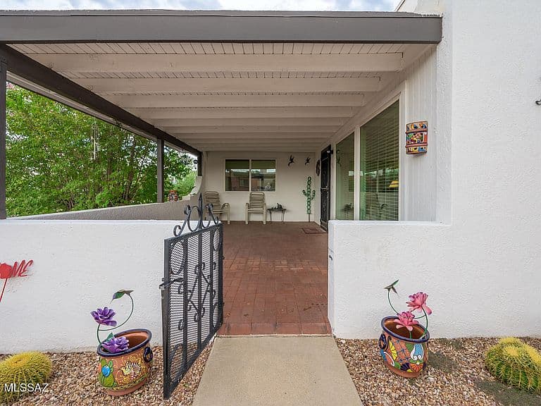 432 N Calle De Lumbre photo 3
