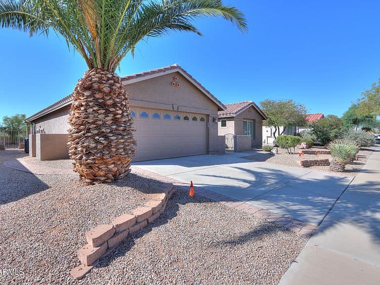 2385 E FIESTA Drive photo 3