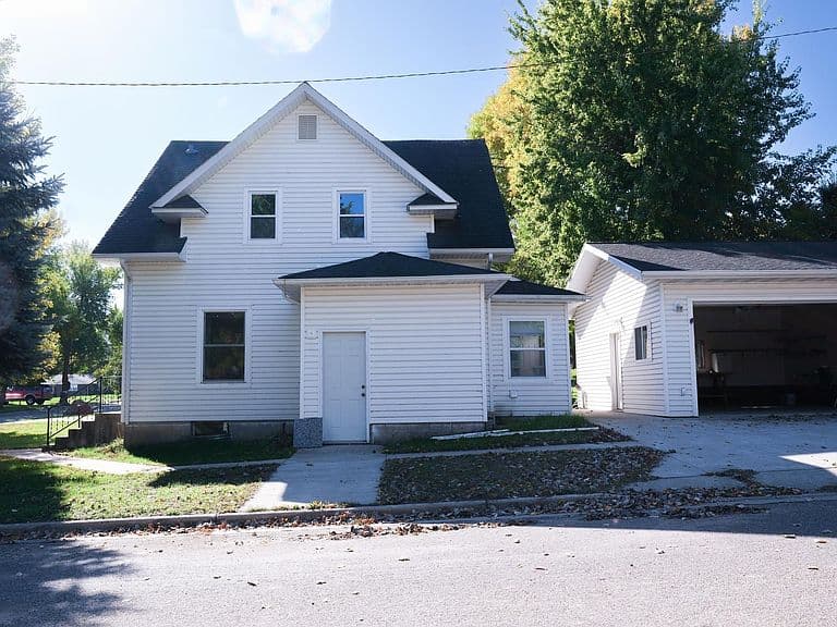 302 Ash St photo 5