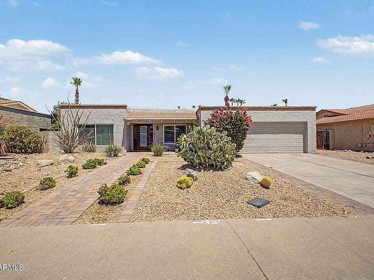 7021 N 78TH Place photo 2