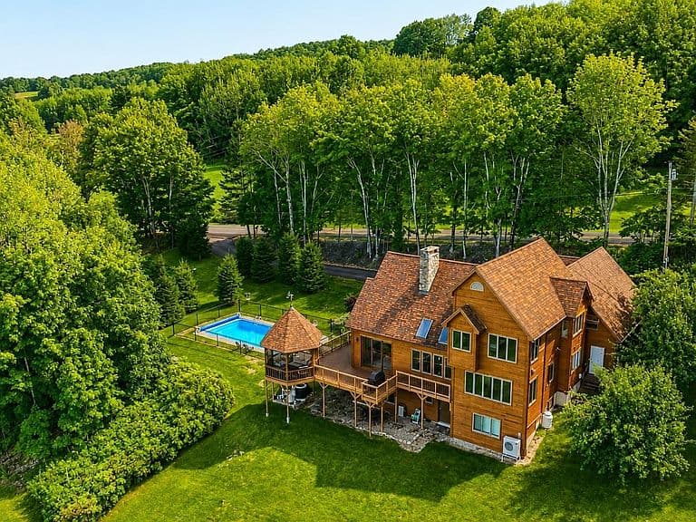 6008 Lake Road photo 2