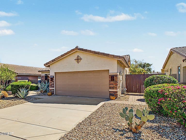 18379 W CAPISTRANO Avenue photo 4
