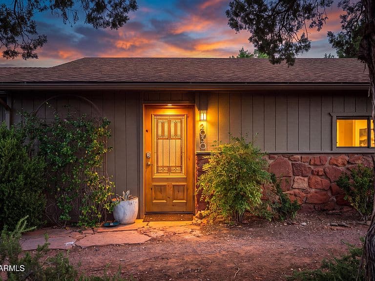 2030 Red Rock Loop Road photo 5