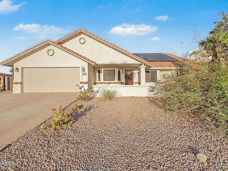 921 N SANDAL Circle photo 3