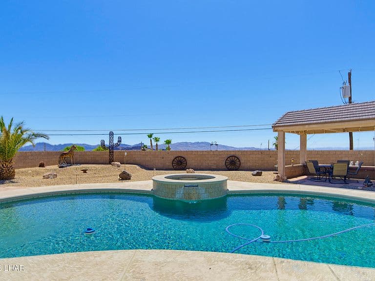 1231 McCulloch Blvd S photo 2
