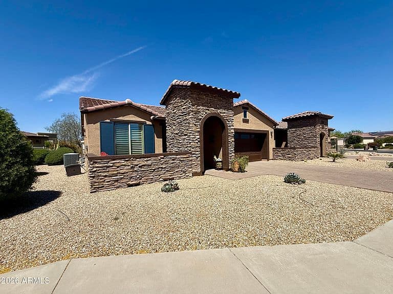 17656 W CEDARWOOD Lane photo 2