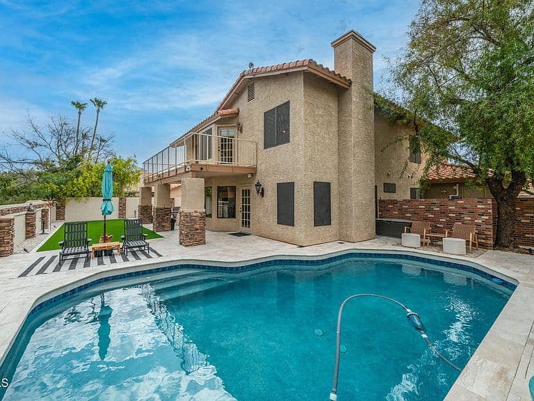 42 E MARIA Lane photo 2