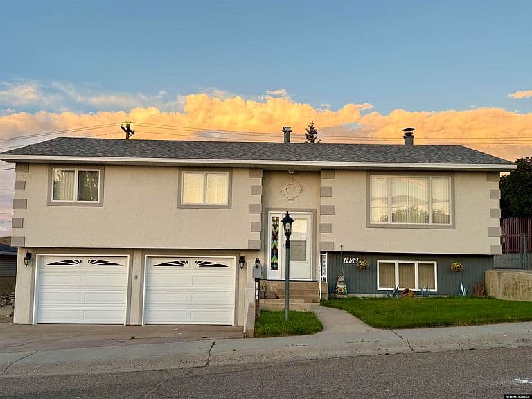 1408 Cottonwood Dr photo 1