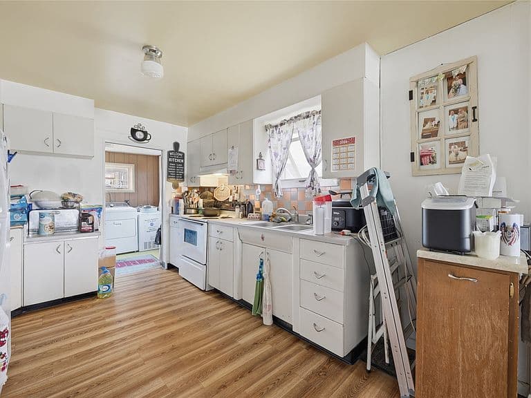 608/610 Ash St photo 5