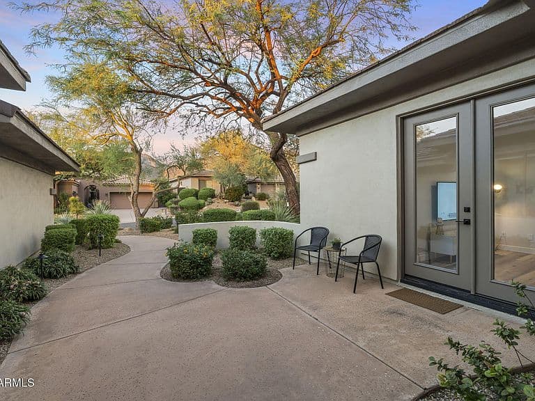 11135 E BECK Lane photo 4