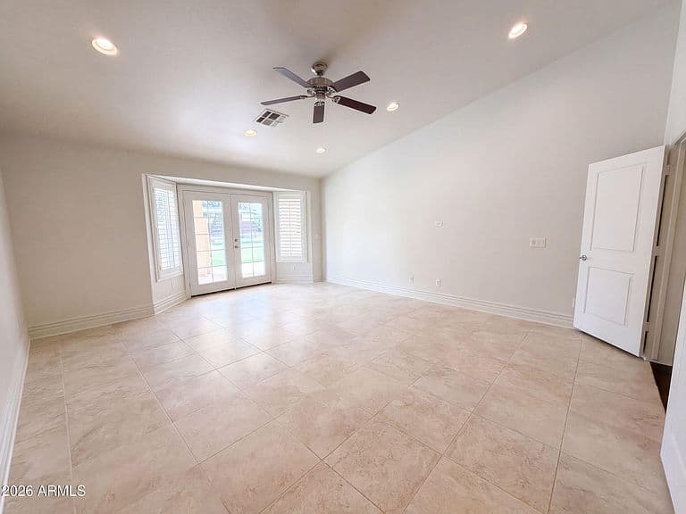 2599 E ARROWHEAD Trail photo 4