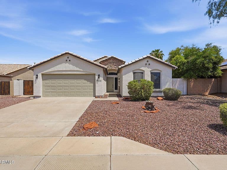 10236 E CARMEL Avenue photo 1