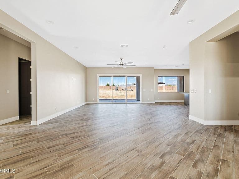 2534 W FERNWOOD Drive photo 4