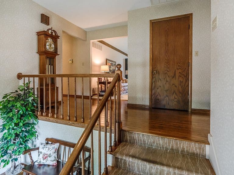 1260 N Parkview Dr photo 5