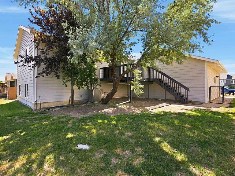 548 Field View Dr photo 2